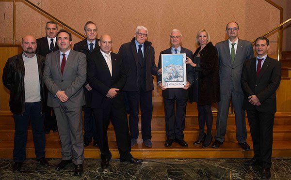 el-presidente-de-grupo-san-valero-junto-a-patronos-y-directivosok