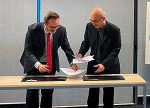 La firma fue presidida por el Excmo. y Rvdmo. Arzobispo de Zaragoza Carlos Escribano.